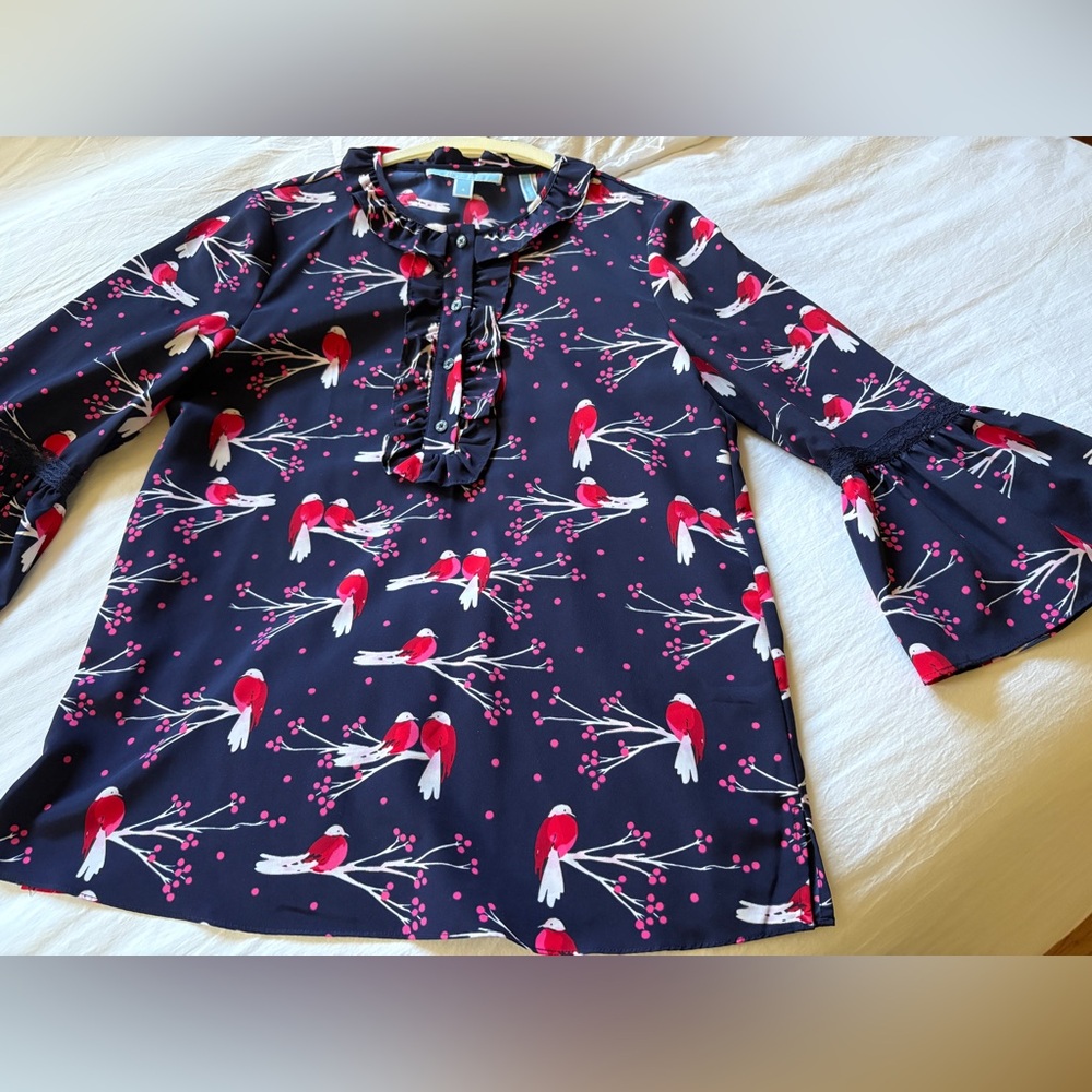 Draper James: Love Birds top, size 4, Navy